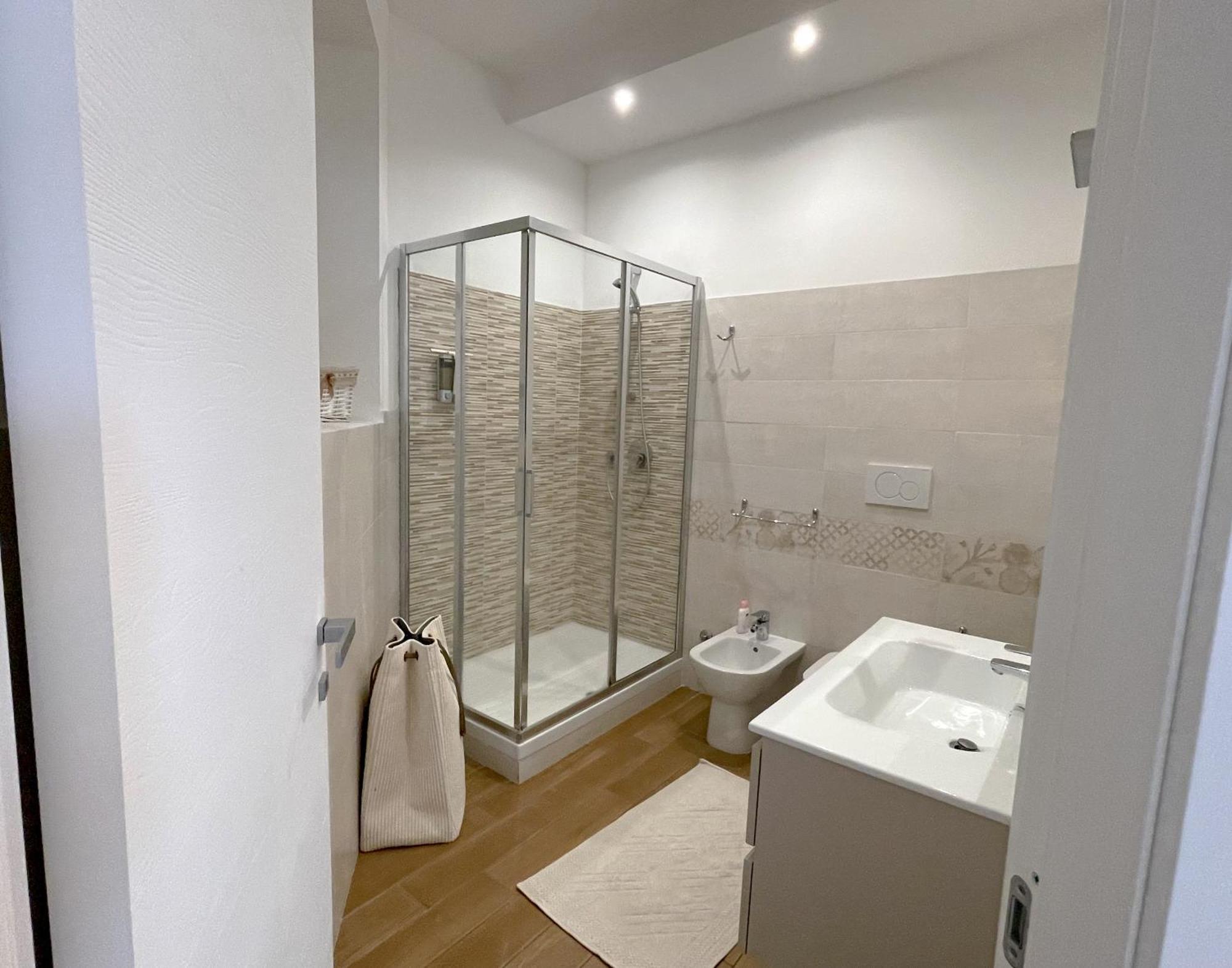 The Shabby House - Charming Seaside Retreat In Central Anzio, Steps From Beach And Train Station Exterior foto