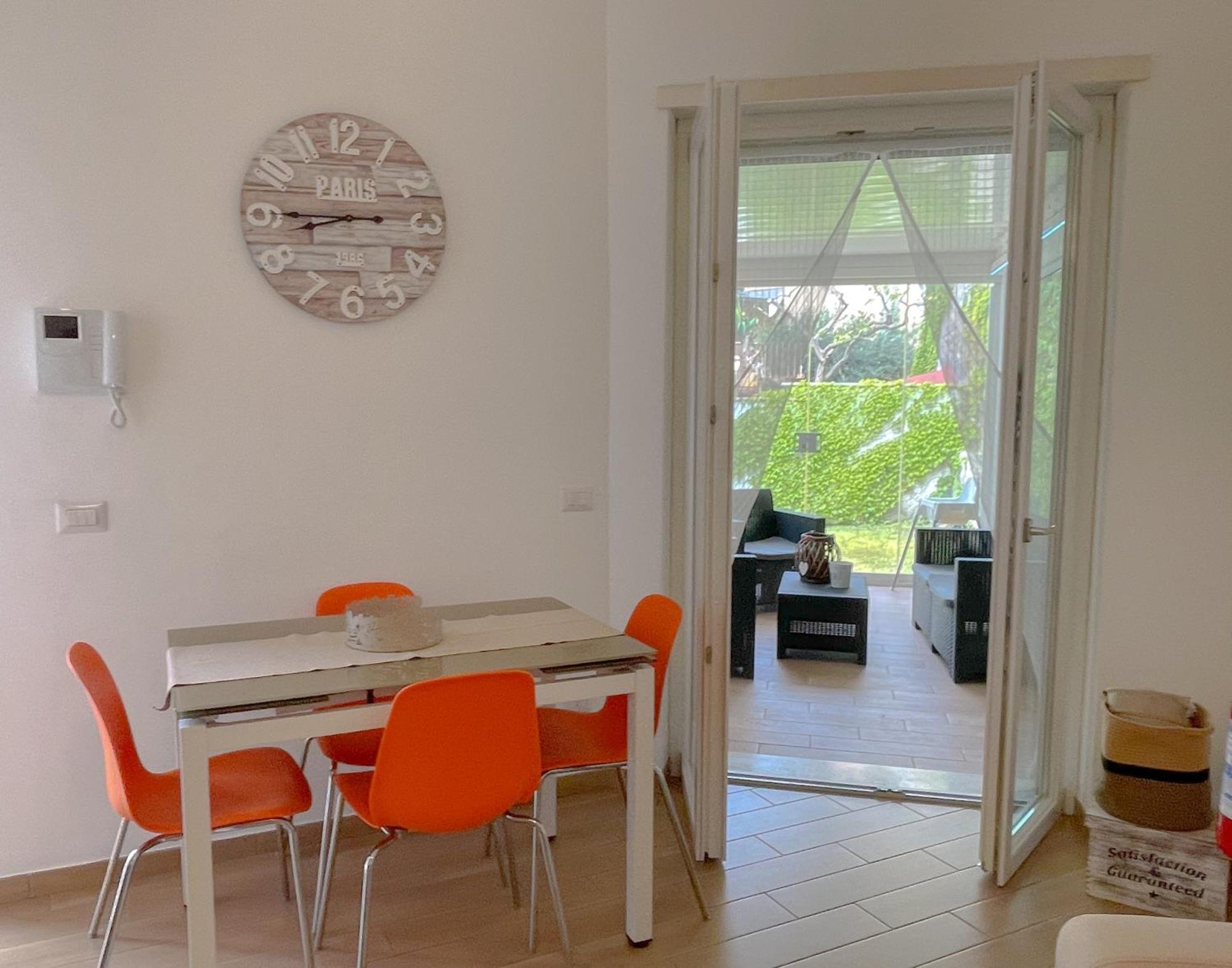 The Shabby House - Charming Seaside Retreat In Central Anzio, Steps From Beach And Train Station Exterior foto
