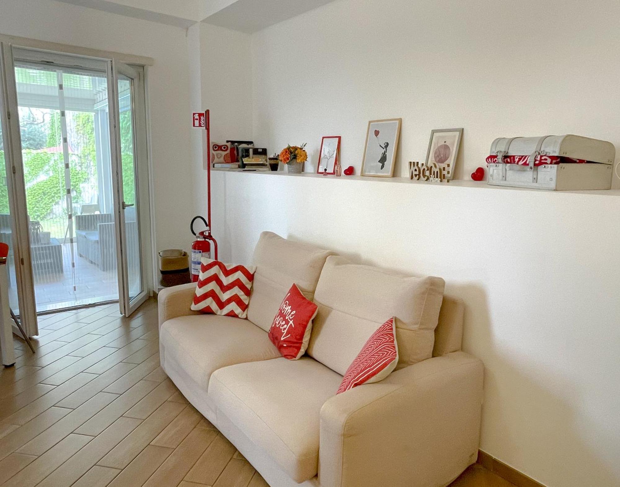 The Shabby House - Charming Seaside Retreat In Central Anzio, Steps From Beach And Train Station Exterior foto