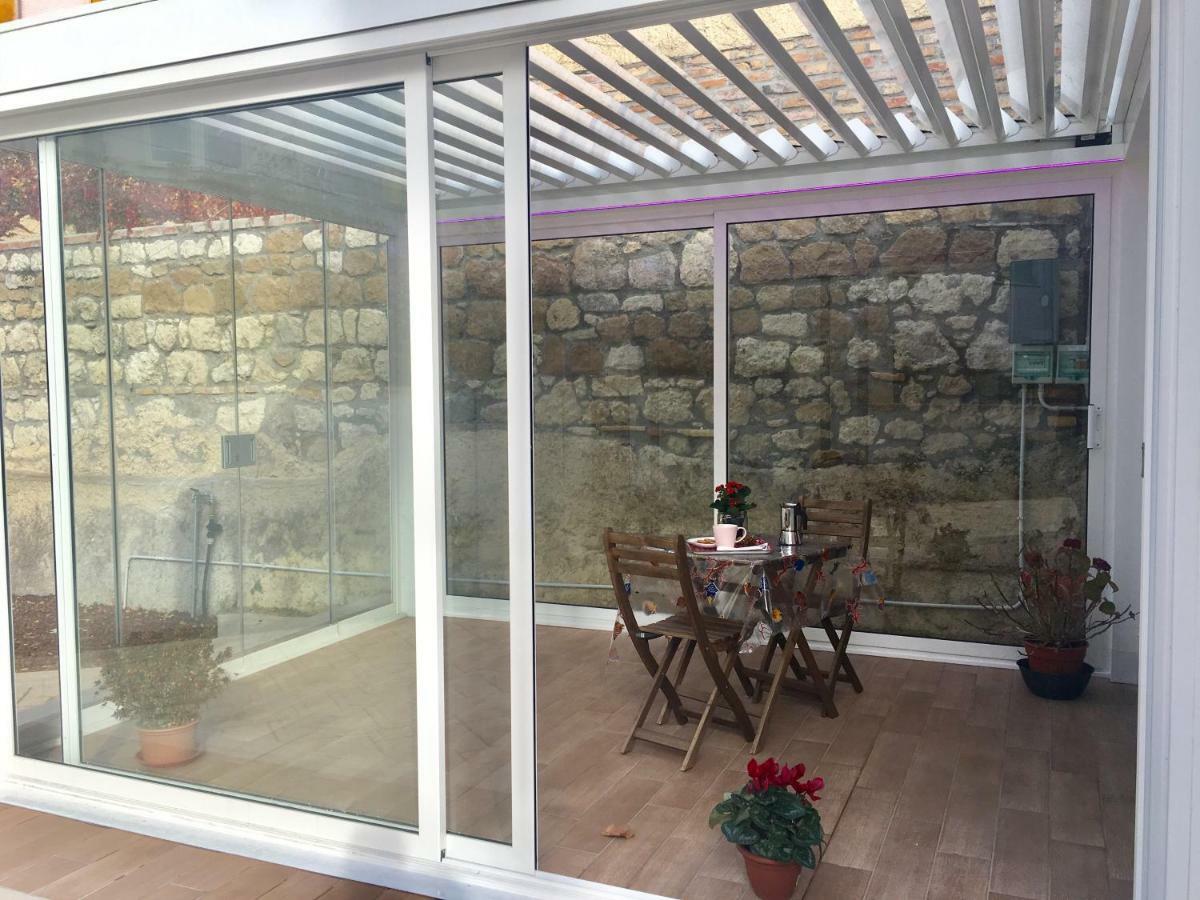 The Shabby House - Charming Seaside Retreat In Central Anzio, Steps From Beach And Train Station Exterior foto